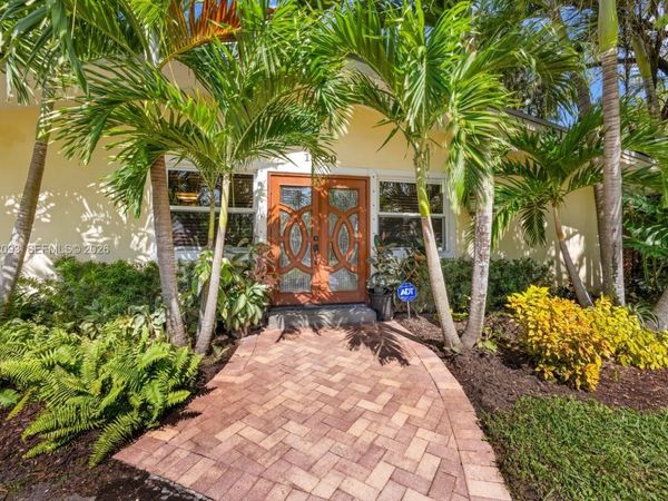 13720 SW 74th Ct, Palmetto Bay, FL 33158
