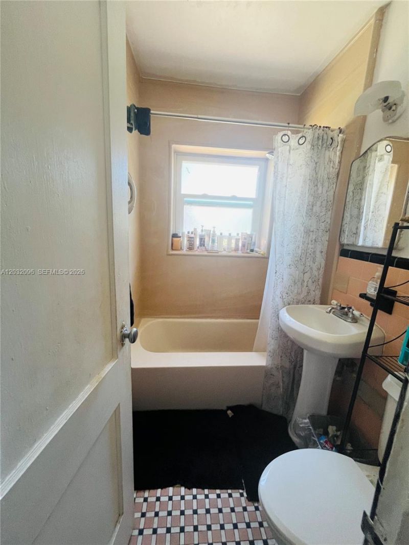 1100 NW 57th St, Miami, FL 33127 Photo