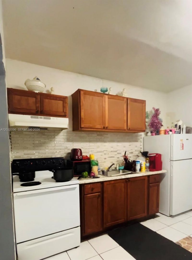 1100 NW 57th St, Miami, FL 33127 Photo