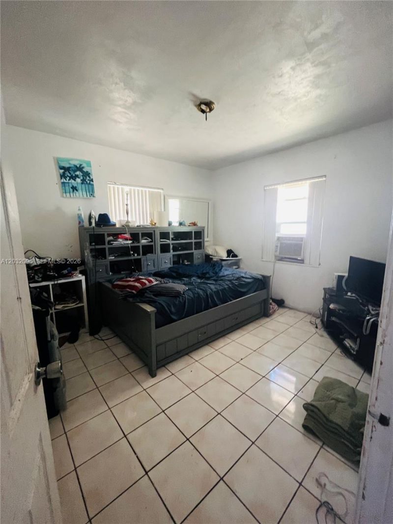 1100 NW 57th St, Miami, FL 33127 Photo