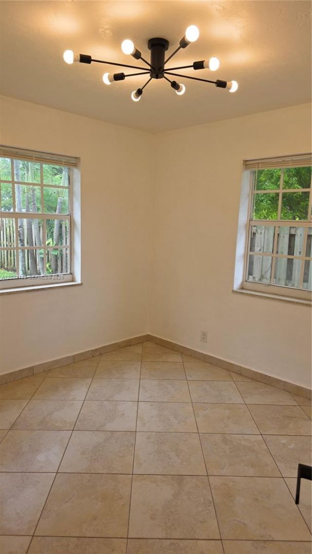 313 SW 2nd Ter , Hallandale Beach, FL 33009 Photo