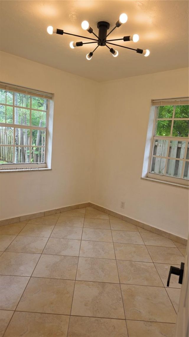 313 SW 2nd Ter , Hallandale Beach, FL 33009 Photo