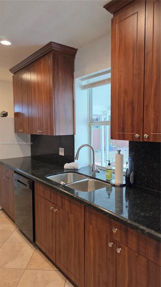 313 SW 2nd Ter , Hallandale Beach, FL 33009 Photo
