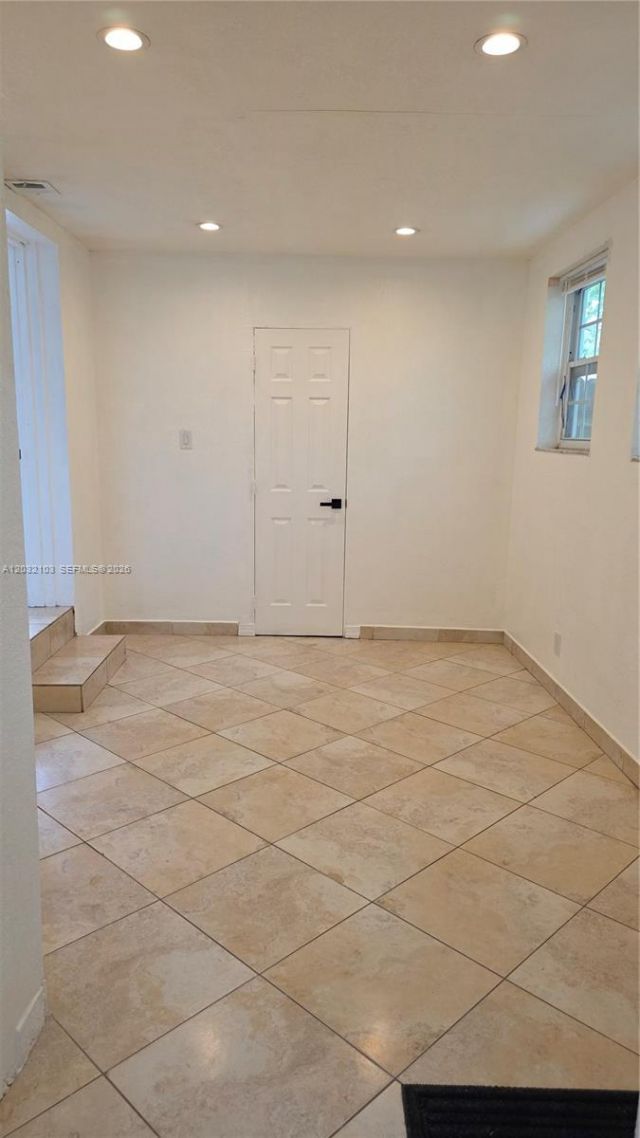 313 SW 2nd Ter , Hallandale Beach, FL 33009 Photo