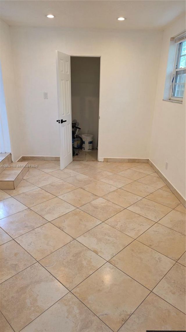 313 SW 2nd Ter , Hallandale Beach, FL 33009 Photo