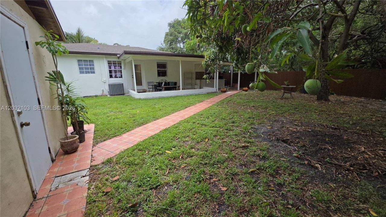 313 SW 2nd Ter , Hallandale Beach, FL 33009 Photo