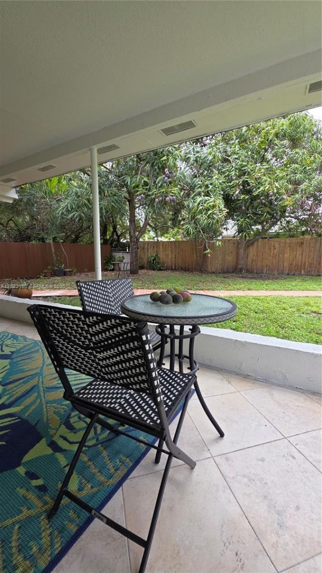 313 SW 2nd Ter , Hallandale Beach, FL 33009 Photo