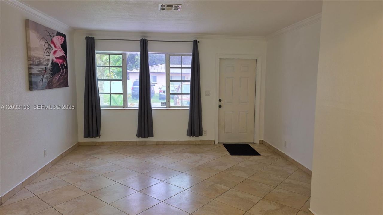 313 SW 2nd Ter , Hallandale Beach, FL 33009 Photo