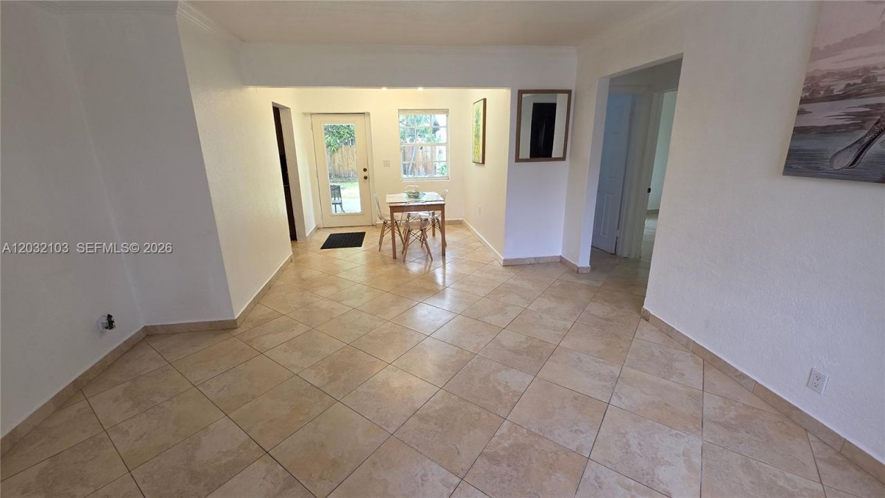 313 SW 2nd Ter , Hallandale Beach, FL 33009 Photo