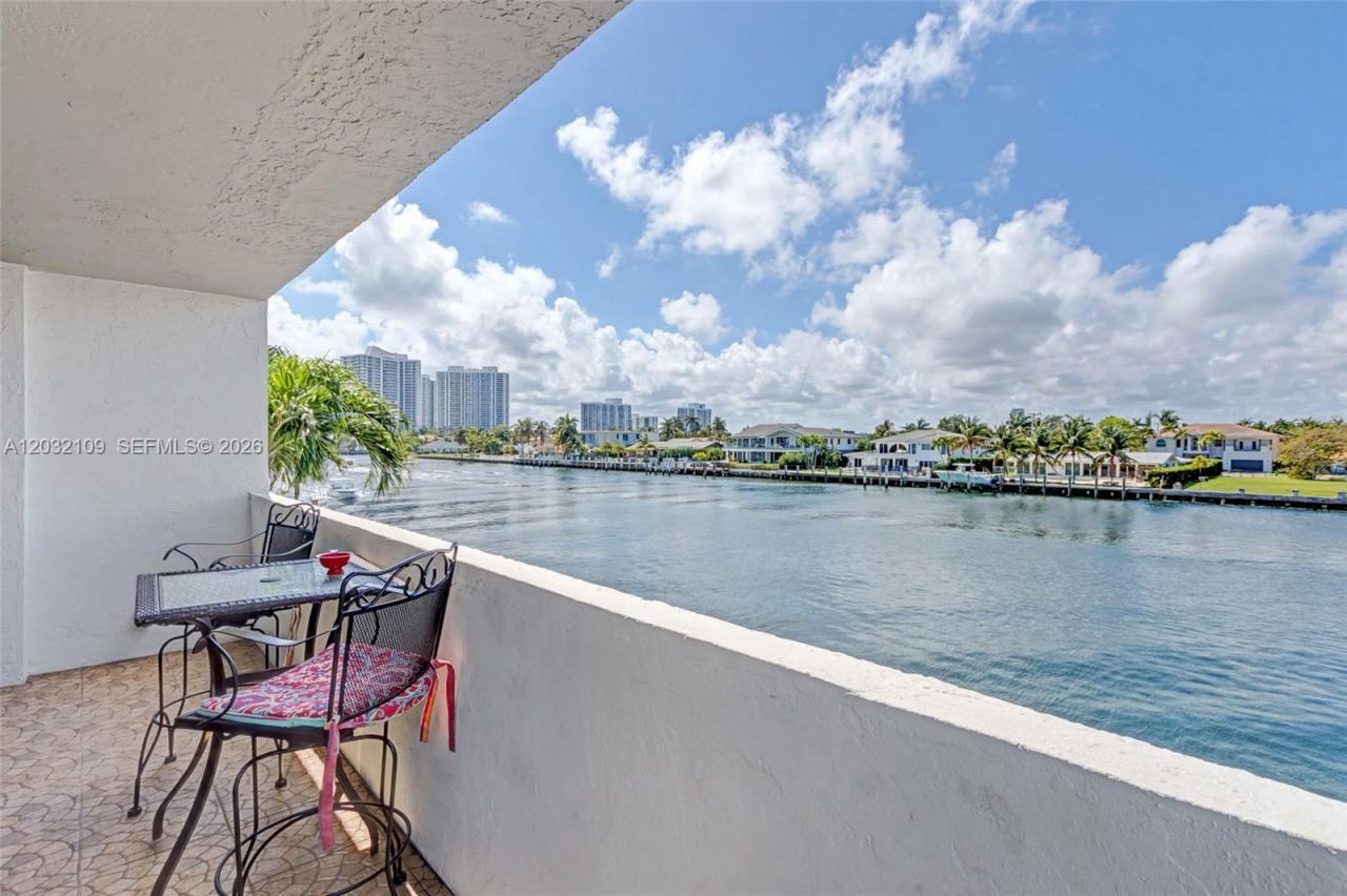 2017 S Ocean Dr , Unit 209, Hallandale Beach, FL 33009 Photo