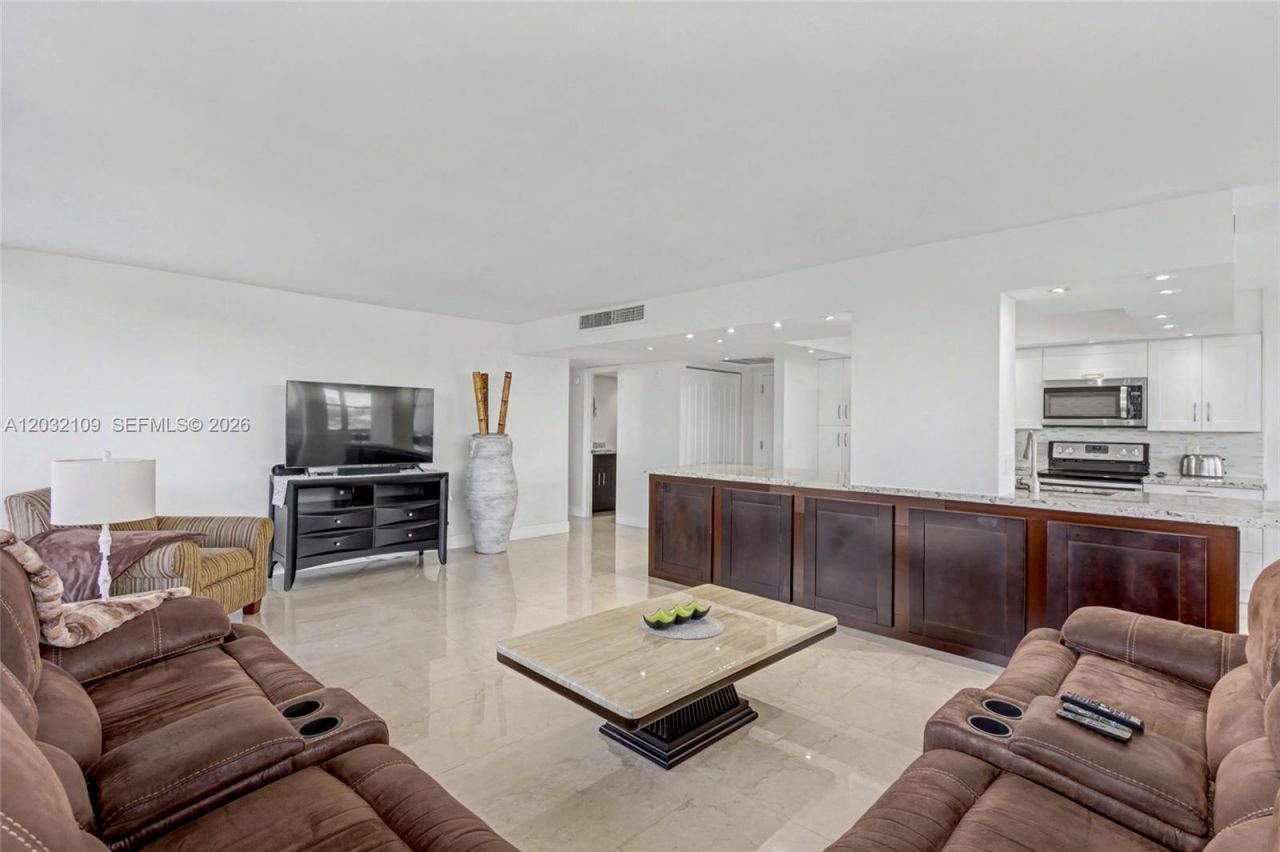 2017 S Ocean Dr , Unit 209, Hallandale Beach, FL 33009 Photo