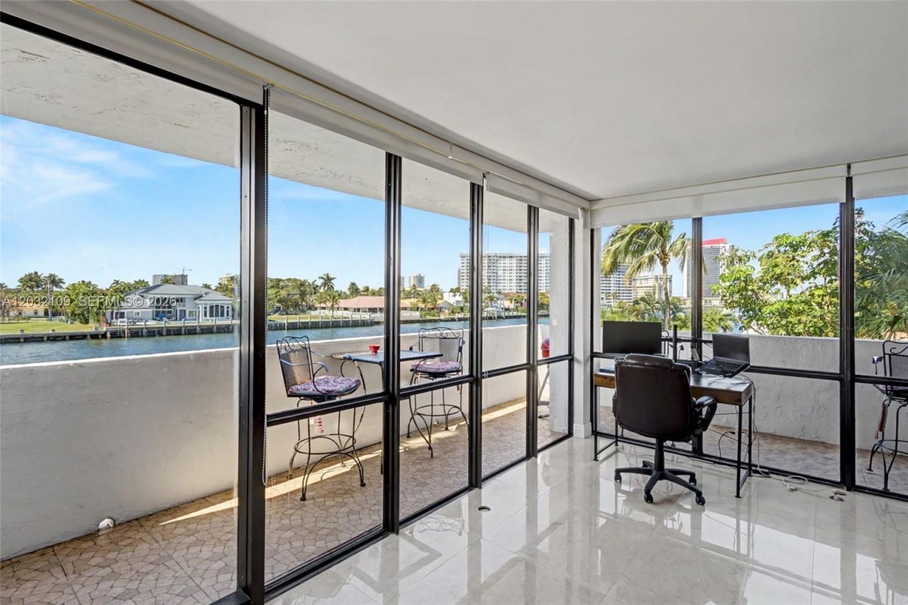 2017 S Ocean Dr , Unit 209, Hallandale Beach, FL 33009 Photo