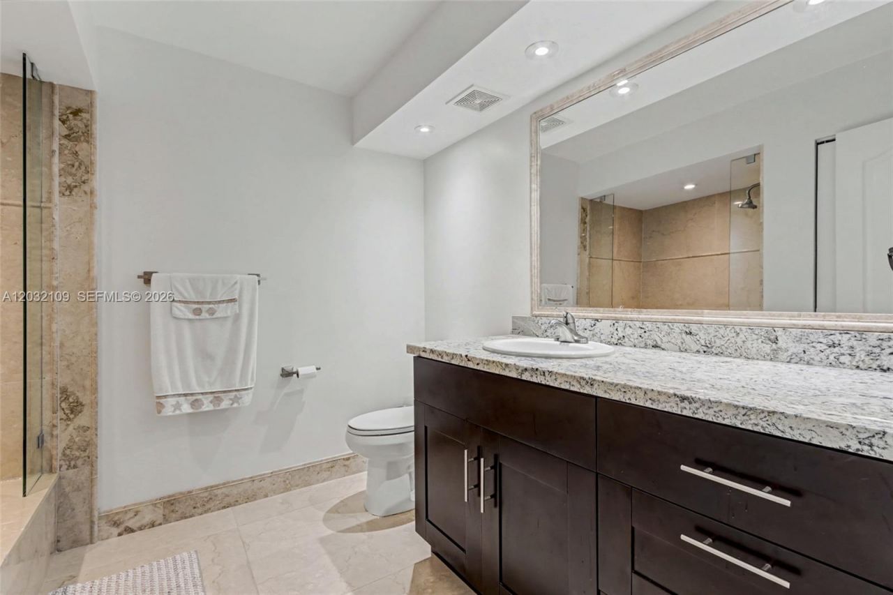 2017 S Ocean Dr , Unit 209, Hallandale Beach, FL 33009 Photo