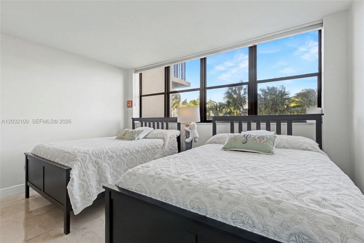 2017 S Ocean Dr , Unit 209, Hallandale Beach, FL 33009 Photo