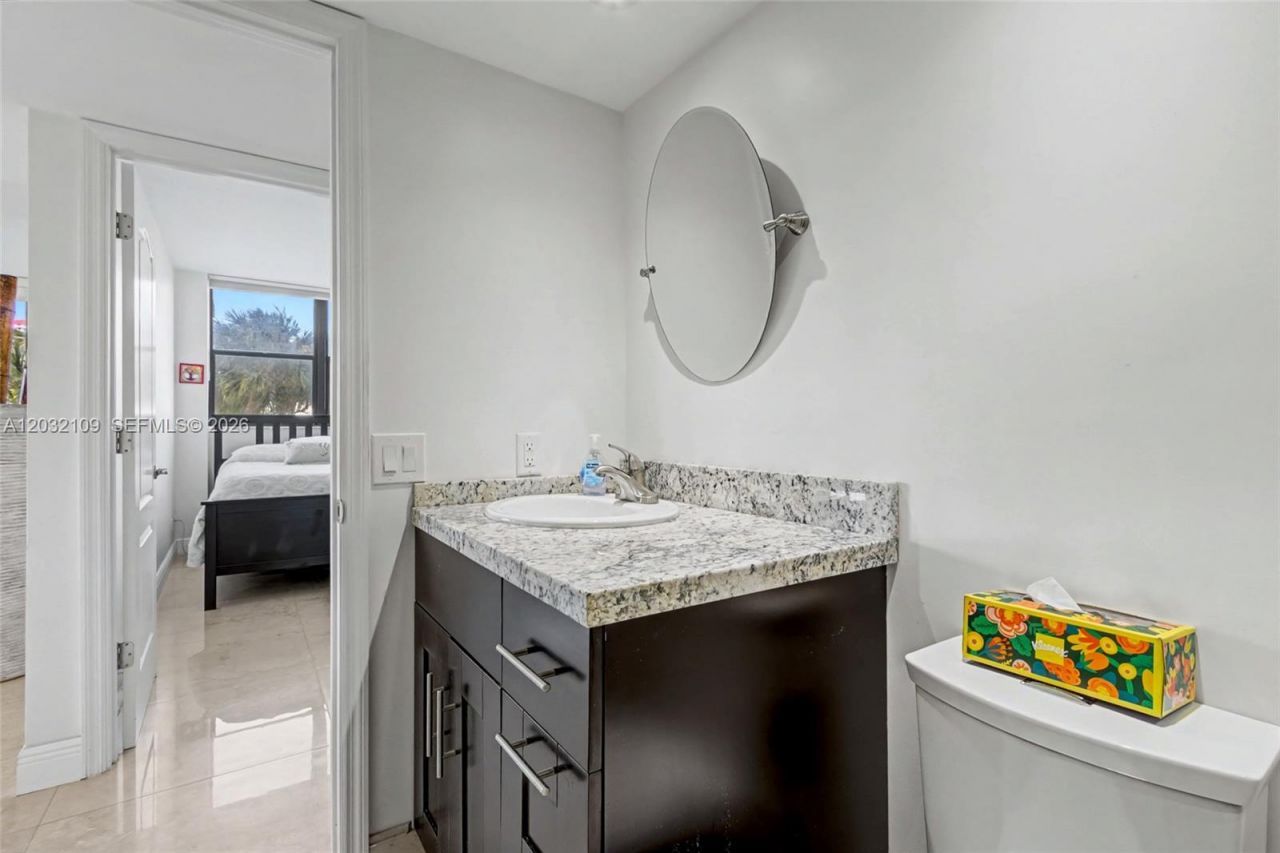 2017 S Ocean Dr , Unit 209, Hallandale Beach, FL 33009 Photo