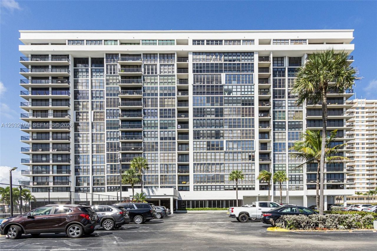 2017 S Ocean Dr , Unit 209, Hallandale Beach, FL 33009 Photo