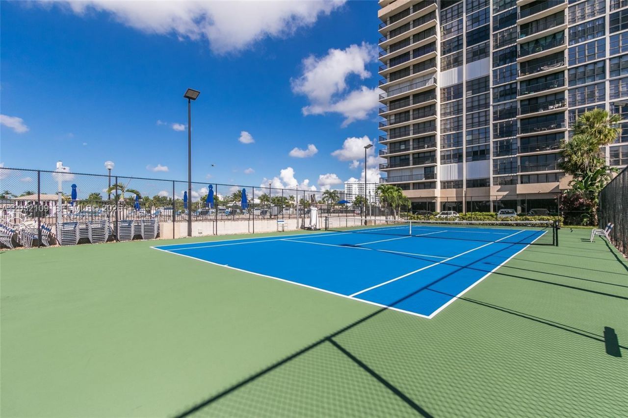 2017 S Ocean Dr , Unit 209, Hallandale Beach, FL 33009 Photo