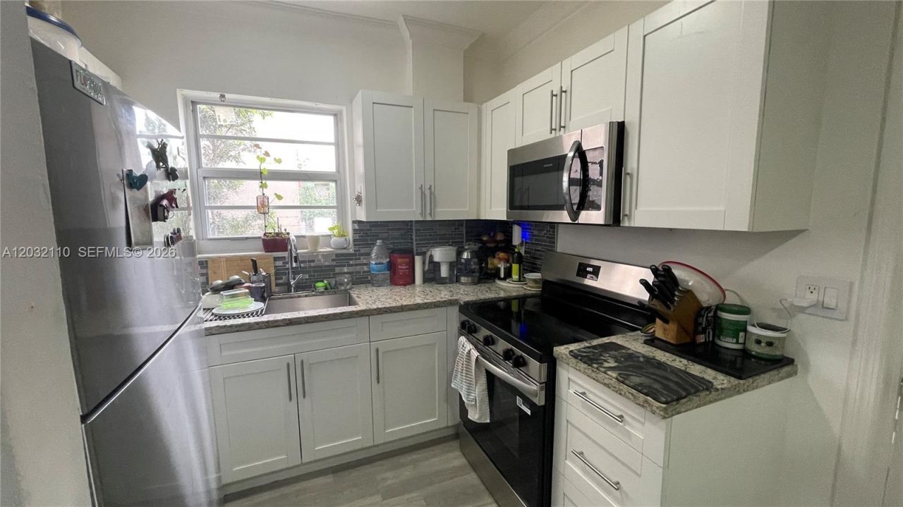 1043 NW 2nd St , Unit 2, Miami, FL 33128 Photo