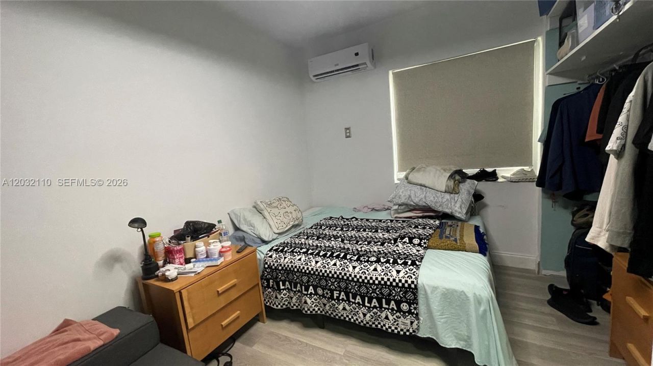 1043 NW 2nd St , Unit 2, Miami, FL 33128 Photo