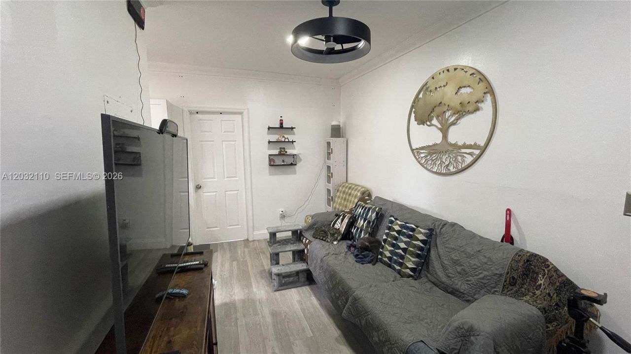 1043 NW 2nd St , Unit 2, Miami, FL 33128 Photo