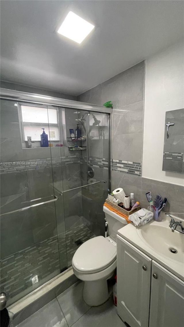 1043 NW 2nd St , Unit 2, Miami, FL 33128 Photo