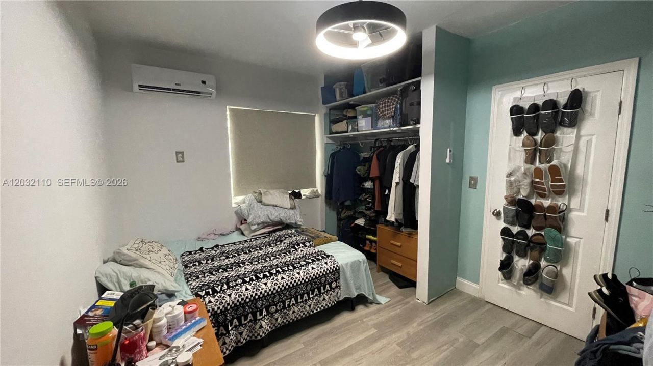 1043 NW 2nd St , Unit 2, Miami, FL 33128 Photo