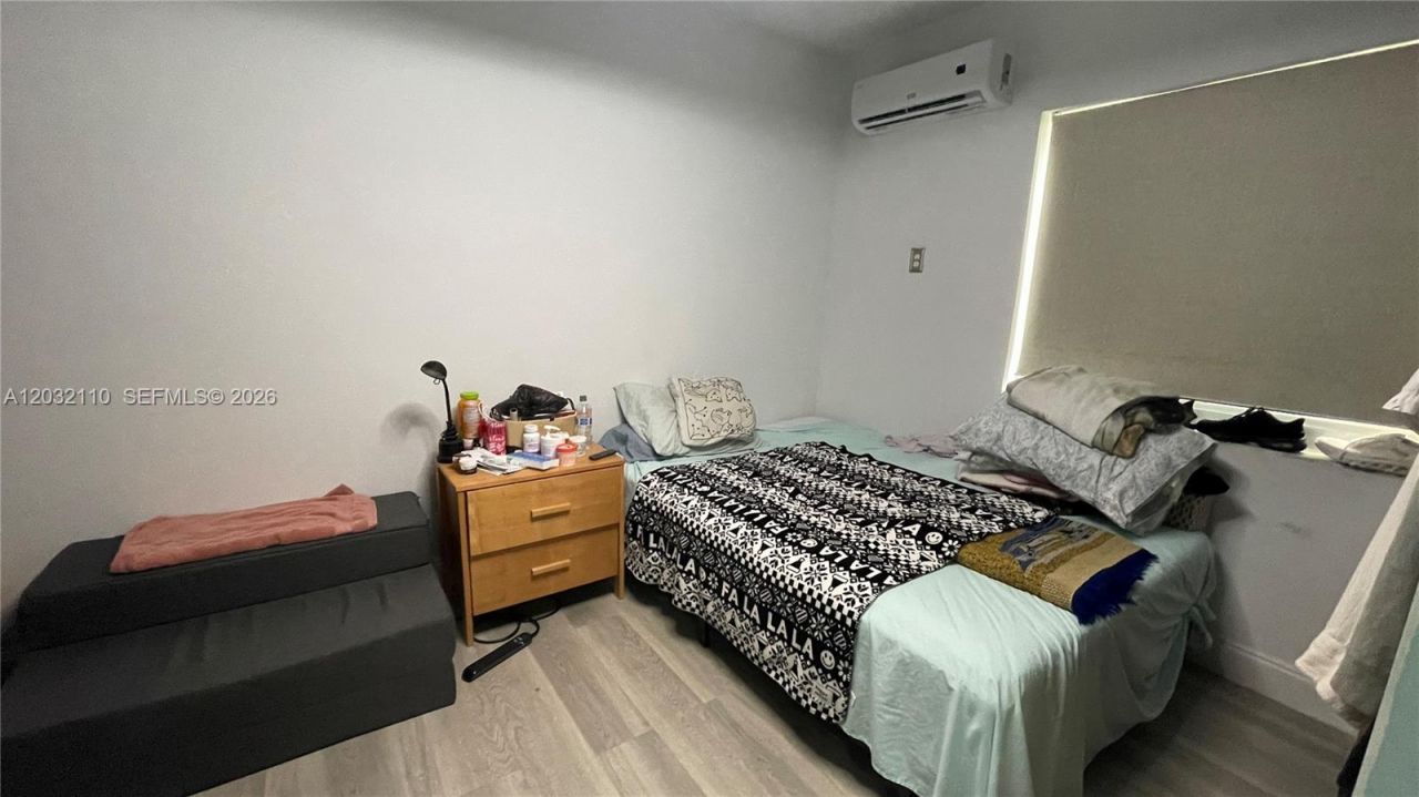 1043 NW 2nd St , Unit 2, Miami, FL 33128 Photo