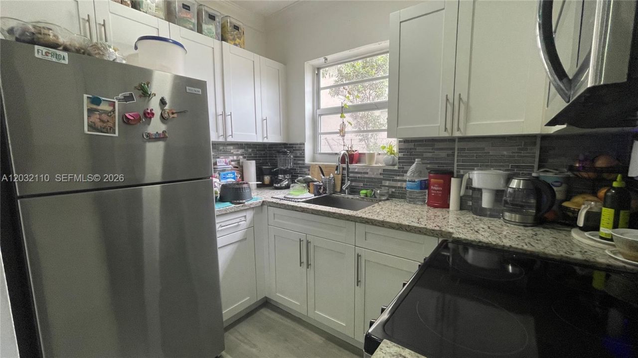 1043 NW 2nd St , Unit 2, Miami, FL 33128 Photo