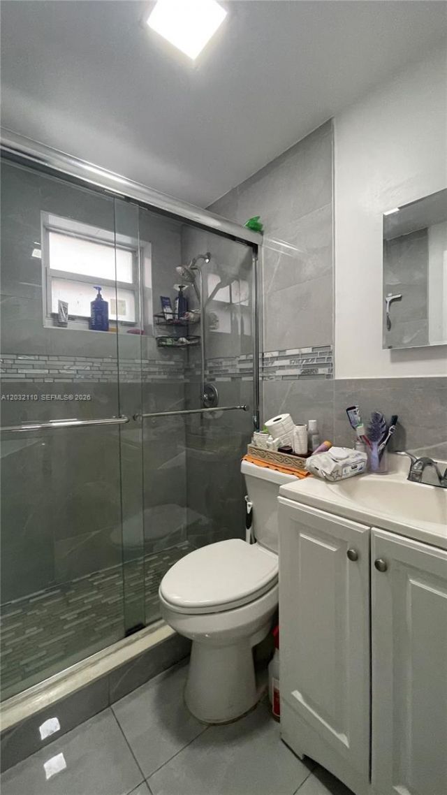 1043 NW 2nd St , Unit 2, Miami, FL 33128 Photo