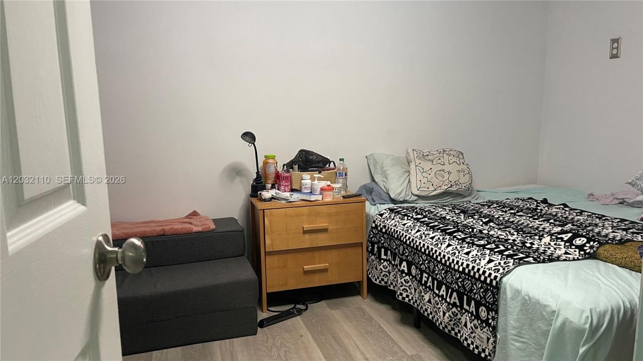 1043 NW 2nd St , Unit 2, Miami, FL 33128 Photo