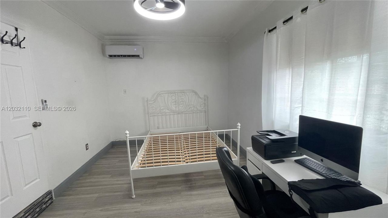 1043 NW 2nd St , Unit 2, Miami, FL 33128 Photo