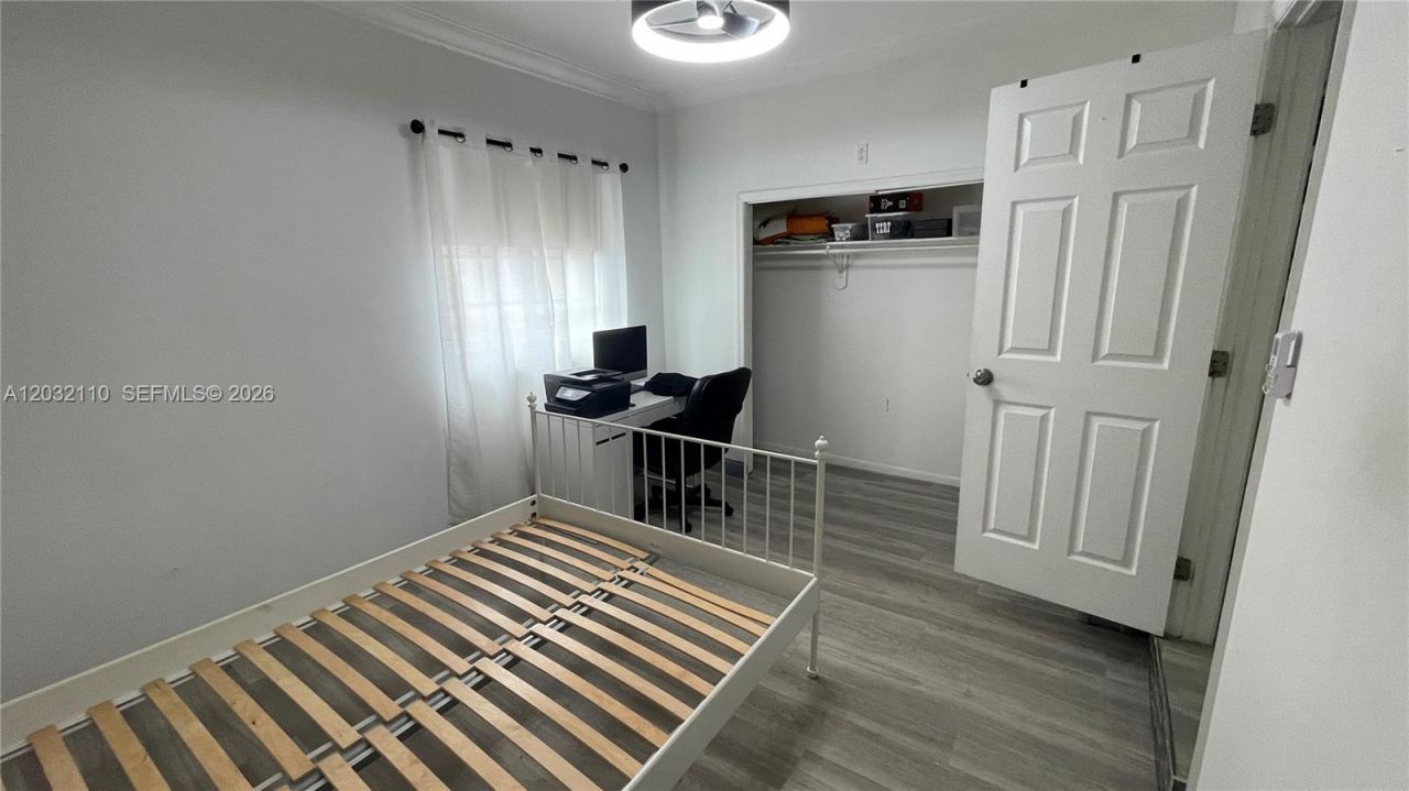 1043 NW 2nd St , Unit 2, Miami, FL 33128 Photo