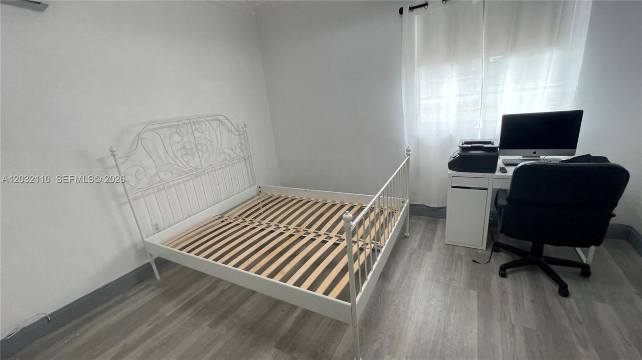1043 NW 2nd St , Unit 2, Miami, FL 33128 Photo