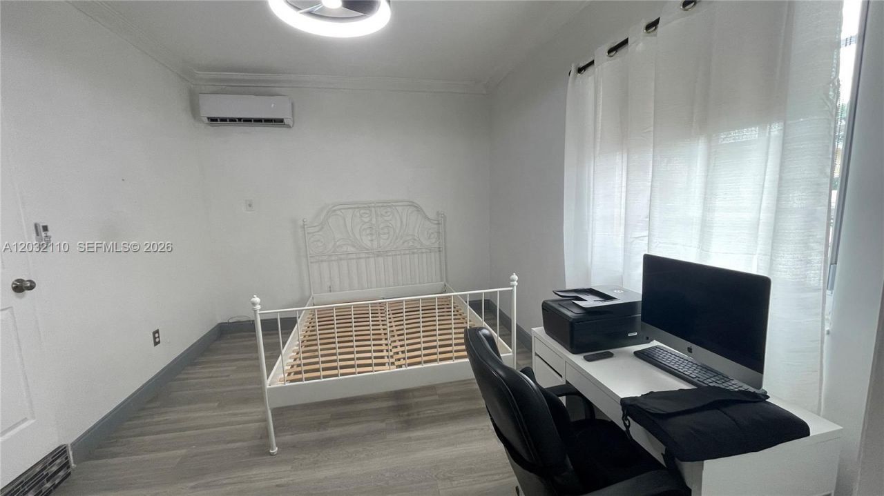 1043 NW 2nd St , Unit 2, Miami, FL 33128 Photo