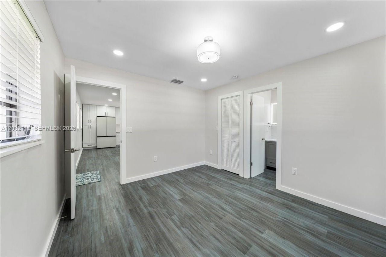 7705 SW 66th St , Miami, FL 33143 Photo
