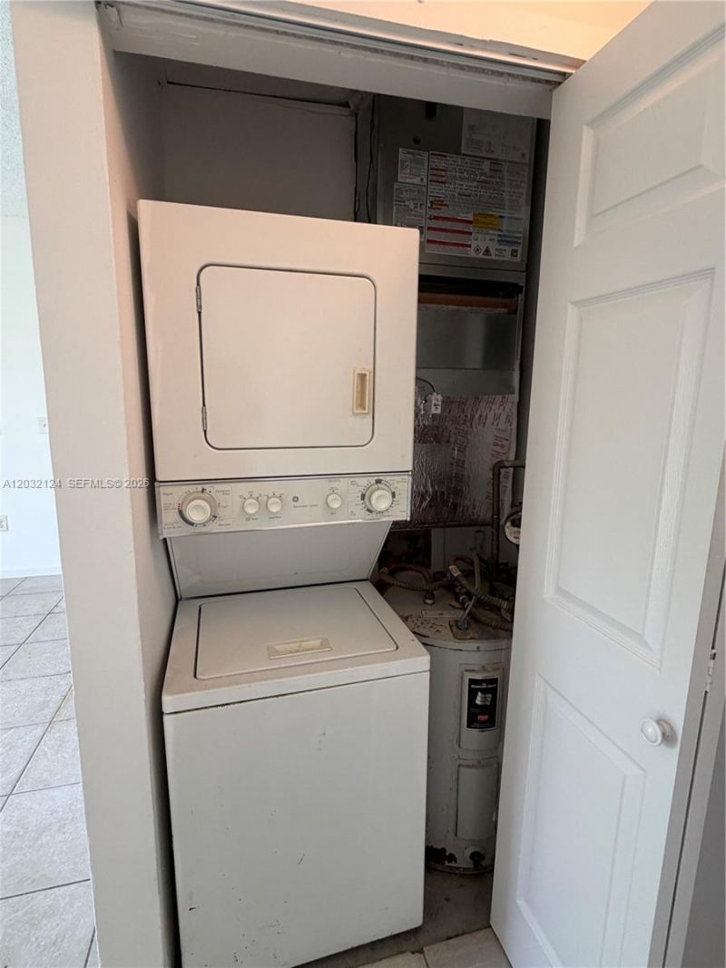1701 NW 96th Ter, Unit 1J, Pembroke Pines, FL 33024 Photo