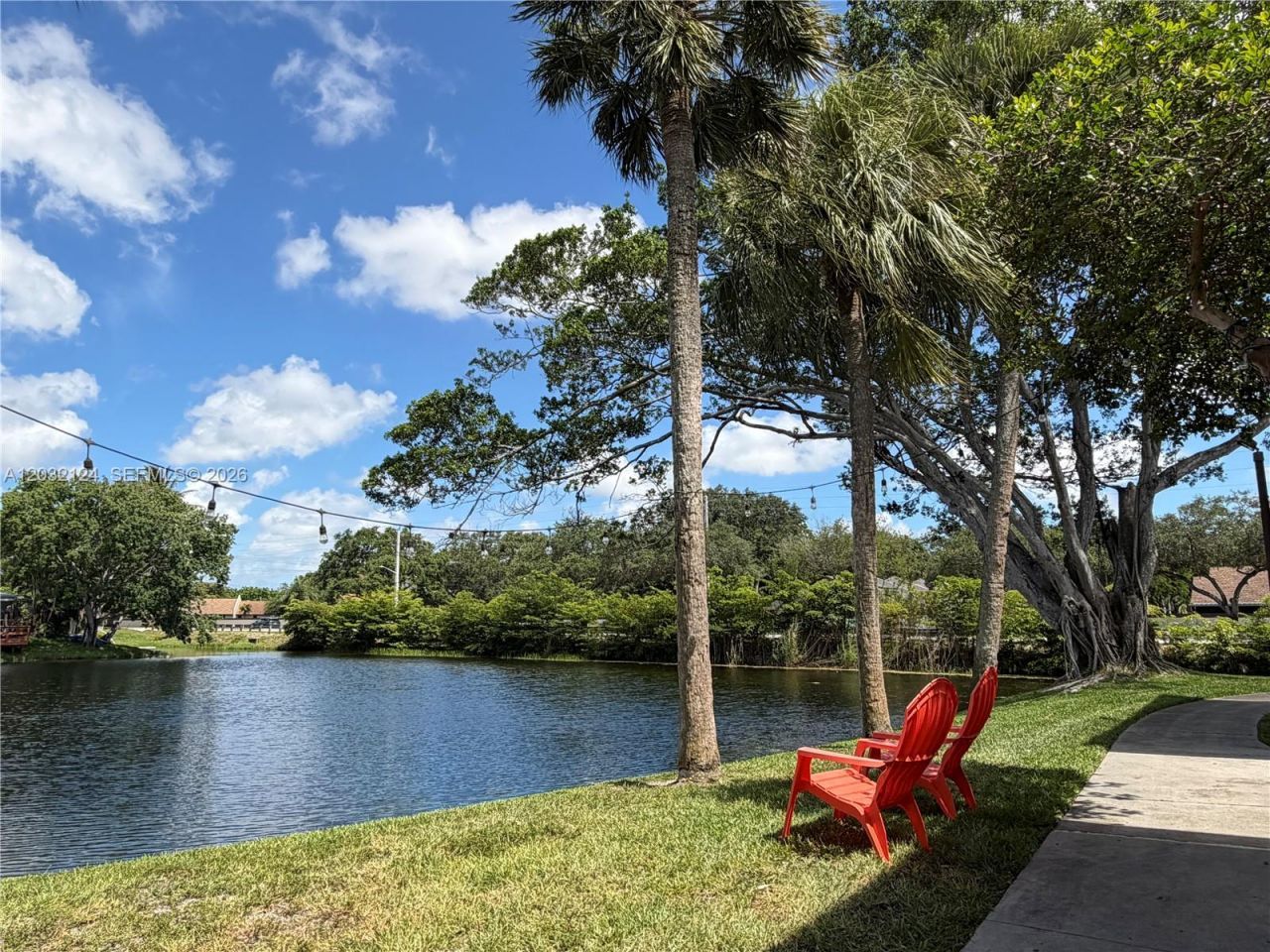 1701 NW 96th Ter, Unit 1J, Pembroke Pines, FL 33024 Photo