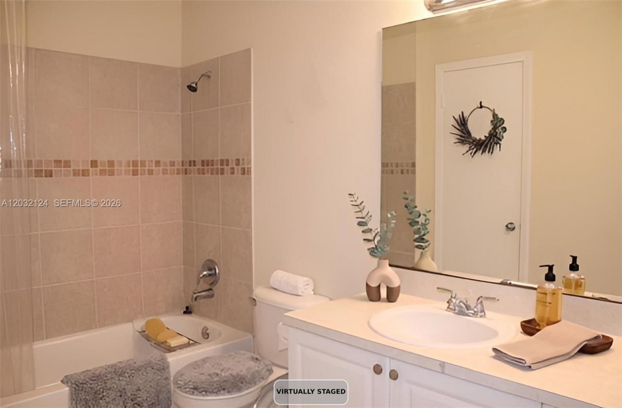 1701 NW 96th Ter , Unit 1J, Pembroke Pines, FL 33024 Photo