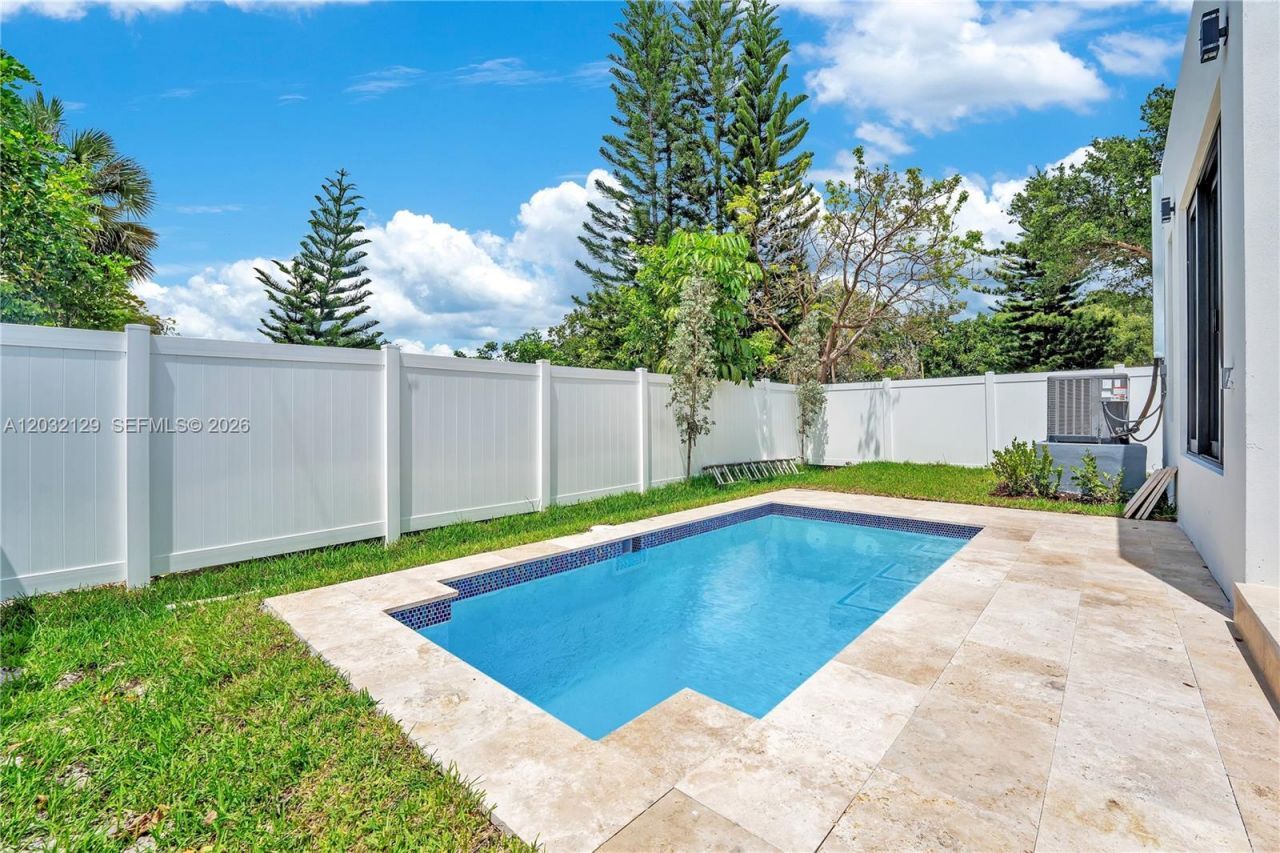 2665 Johnson St, Hollywood, FL 33020 Photo
