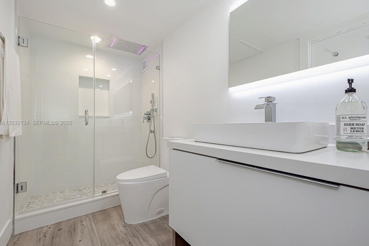 2301 Collins Ave, Unit 843, Miami Beach, FL 33139 Photo