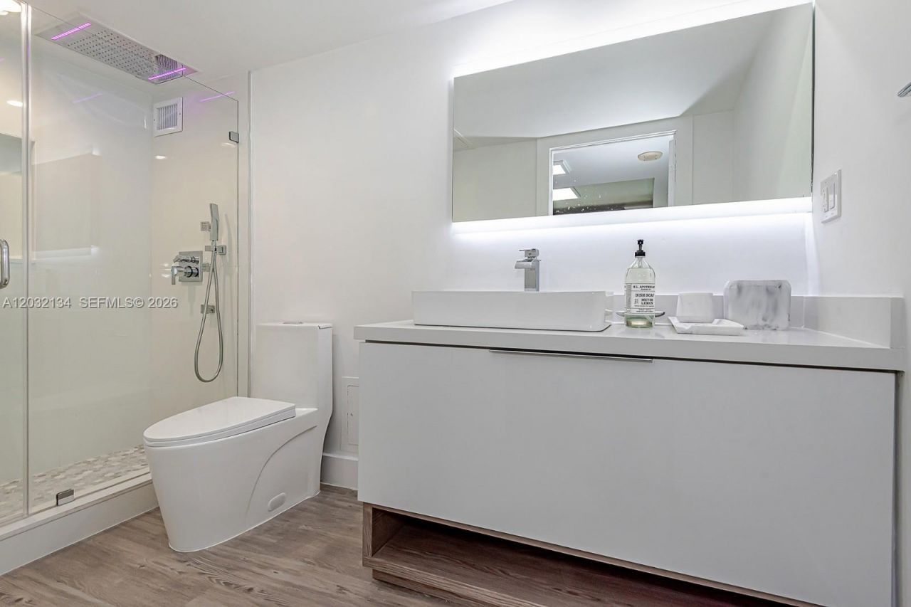 2301 Collins Ave, Unit 843, Miami Beach, FL 33139 Photo