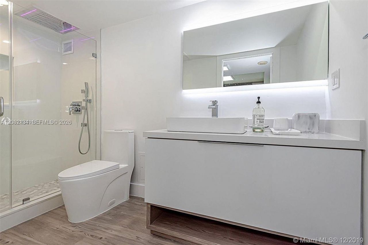 2301 Collins Ave, Unit 843, Miami Beach, FL 33139 Photo
