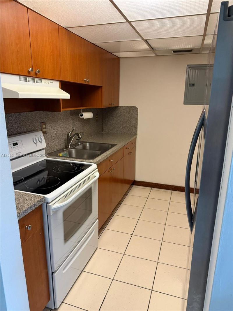 605 NW 72nd Ave, Unit 509, Miami, FL 33126 Photo