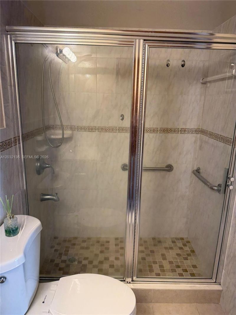 605 NW 72nd Ave, Unit 509, Miami, FL 33126 Photo