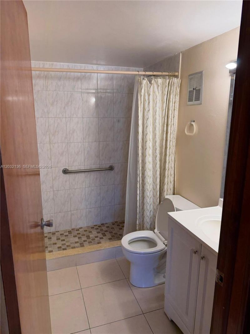 605 NW 72nd Ave, Unit 509, Miami, FL 33126 Photo