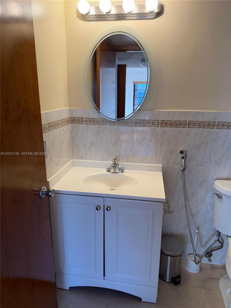 605 NW 72nd Ave, Unit 509, Miami, FL 33126 Photo