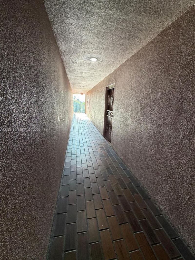 605 NW 72nd Ave, Unit 509, Miami, FL 33126 Photo