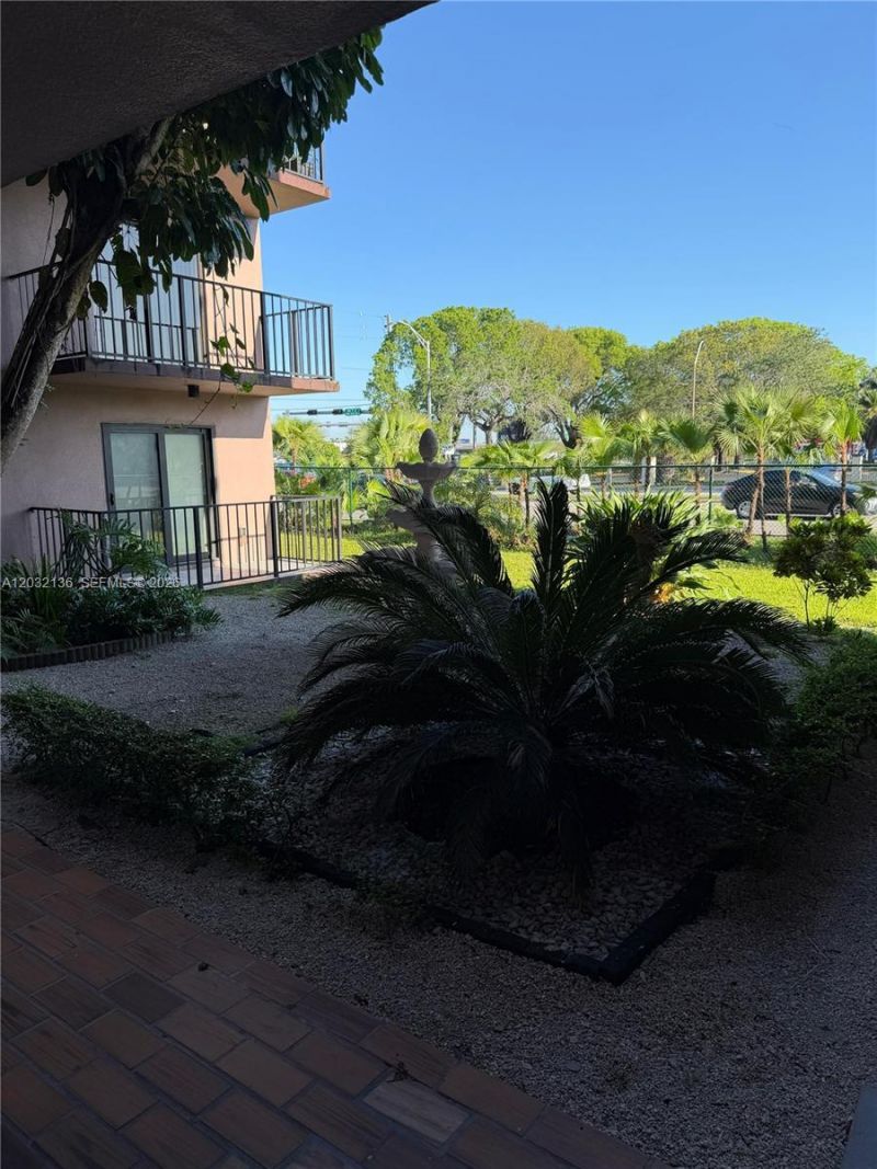 605 NW 72nd Ave, Unit 509, Miami, FL 33126 Photo