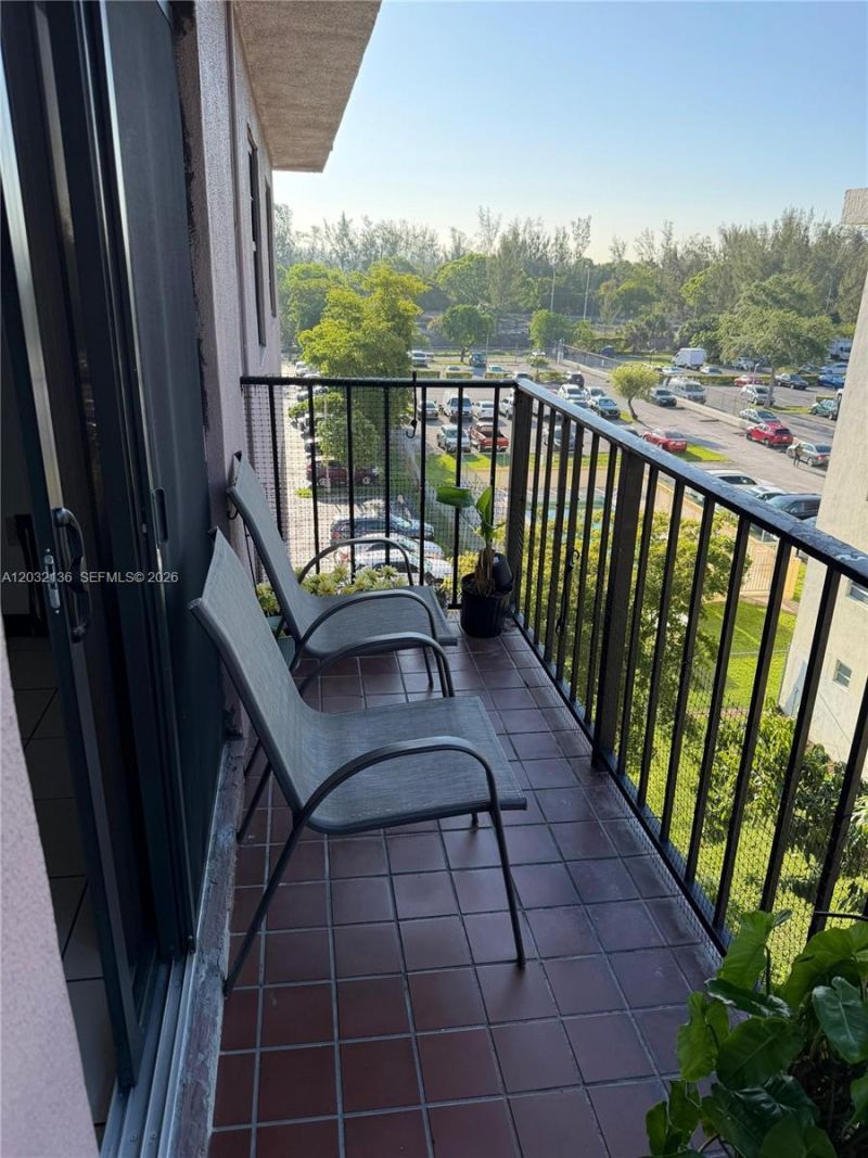 605 NW 72nd Ave, Unit 509, Miami, FL 33126 Photo