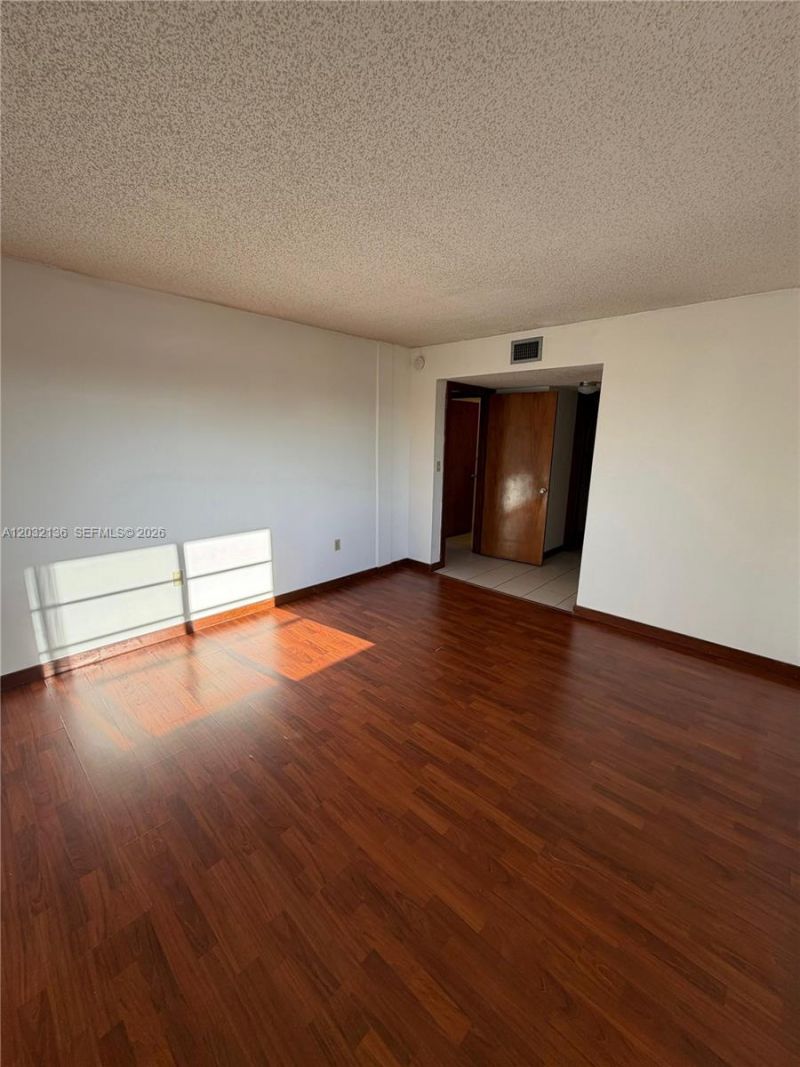 605 NW 72nd Ave, Unit 509, Miami, FL 33126 Photo
